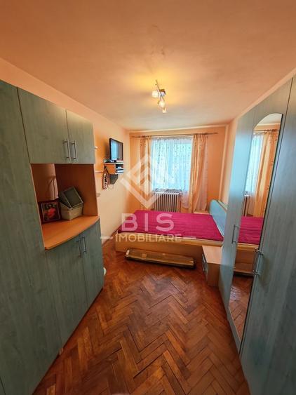 Apartament cu 3 camere decomandat în Calea Moldovei
