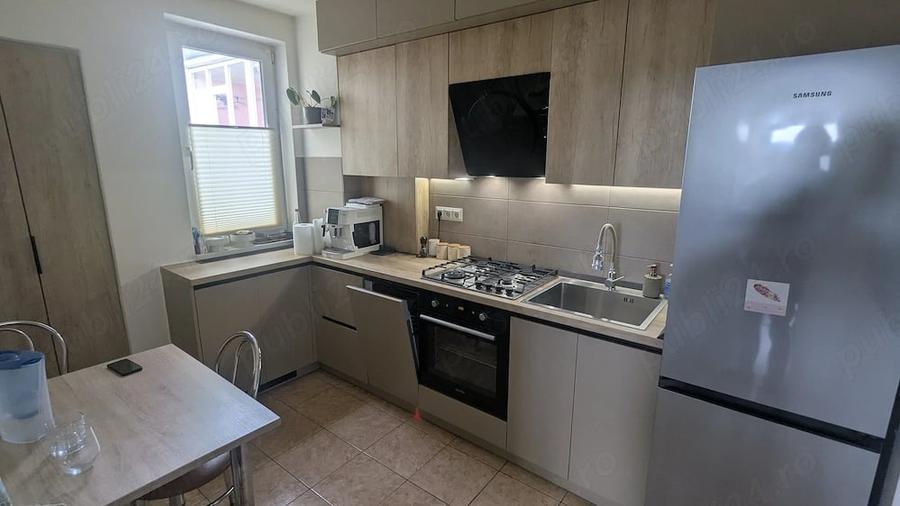 Apartament cu 2 camere nedecomandat în Simeria