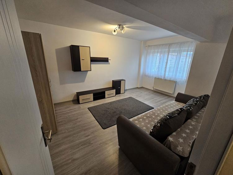 Apartament cu 2 camere decomandat în Vitrometan