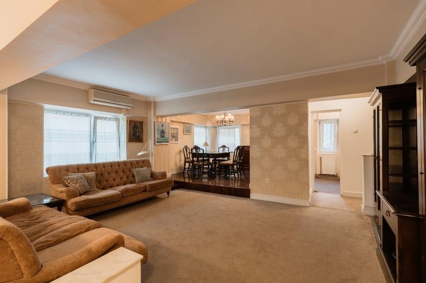 Apartament cu 5 camere decomandat, mobilat în Gară