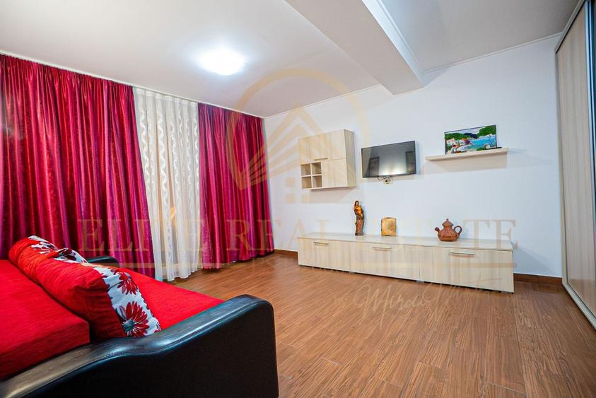 Casă individuală cu 24 camere cu Canalizare în Nord