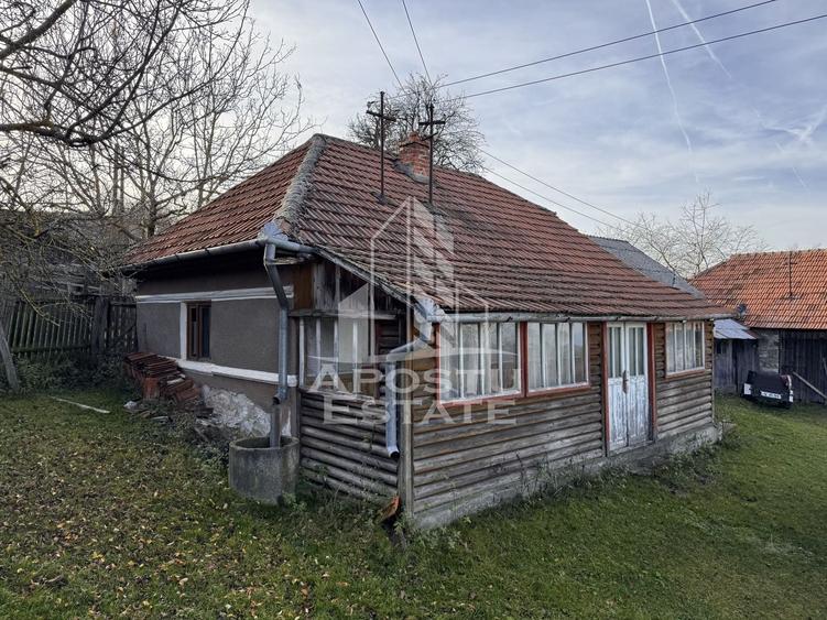 Casă individuală cu 4 camere cu Canalizare în Feregi