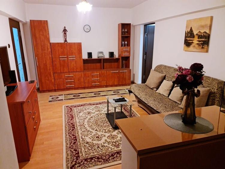 Apartament cu 2 camere semidecomandat în Exterior Vest