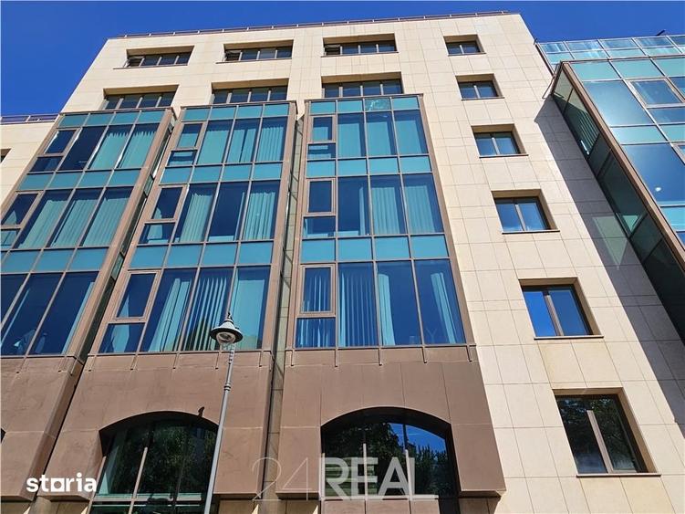 Spațiu comercial, de 821 mp, în Universitate