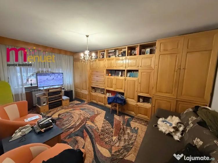 Apartament cu 2 camere decomandat în Vest