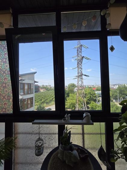 Apartament cu 3 camere, mobilat în Bucium