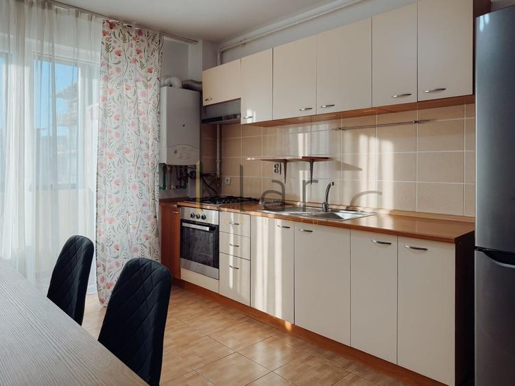 Apartament cu 2 camere semidecomandat, mobilat în Florești