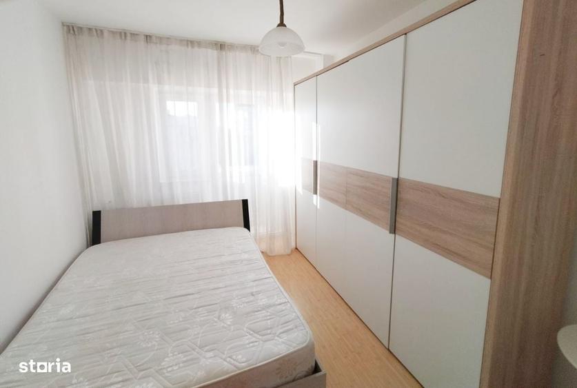 Apartament cu 3 camere decomandat în Calea București