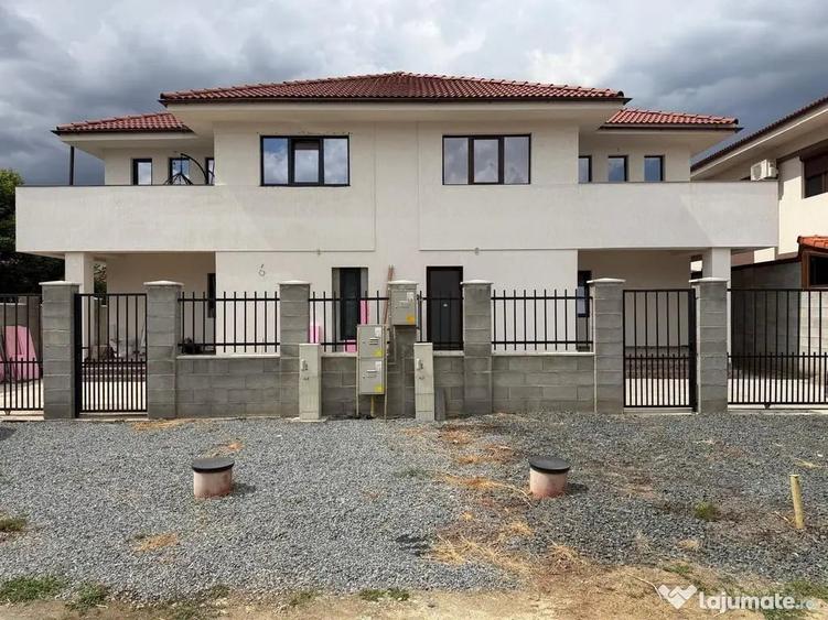 Casă cu 4 camere cu Teren 253 Mp în Central