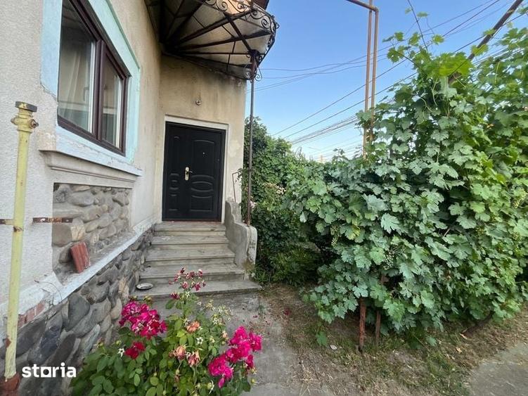 Casă cu 4 camere cu Teren 120 Mp în Central