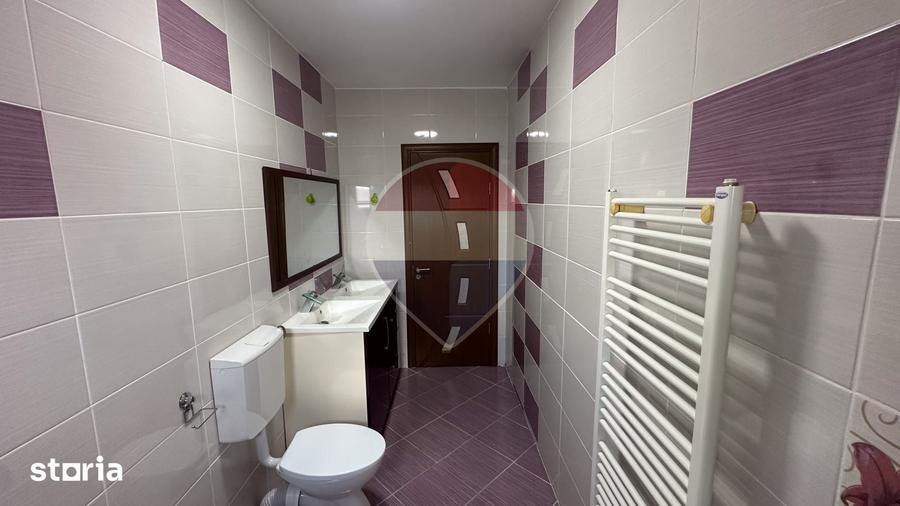Apartament cu 3 camere decomandat în Sud