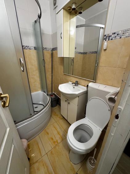 Garsonieră decomandată în Podu Roș