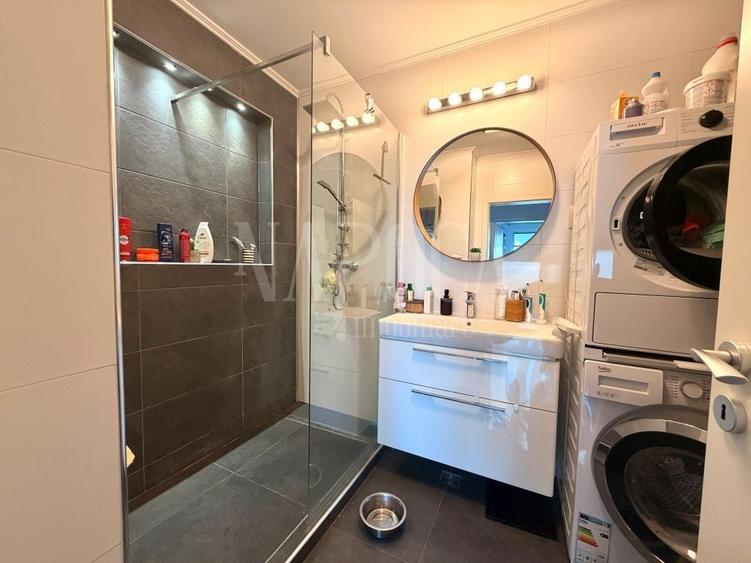 Apartament cu 3 camere semidecomandat, mobilat în Florești
