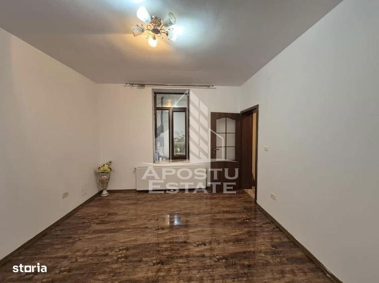 Apartament cu 2 camere semidecomandat în Traian