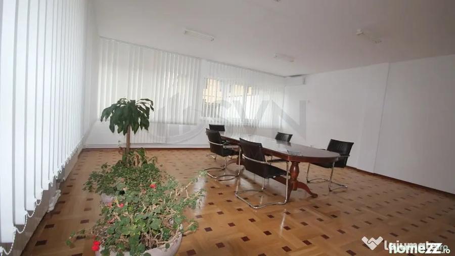 Casă cu 7 camere cu Teren 500 Mp în 1 Mai