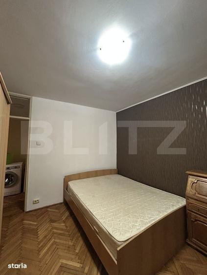 Apartament cu 3 camere semidecomandat în 1 Mai