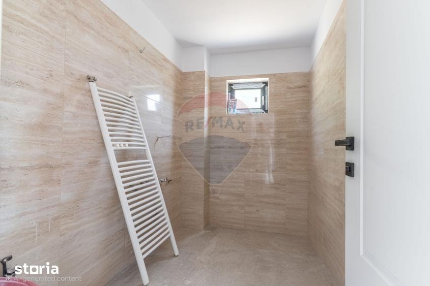 Casă cu 5 camere cu Teren 1000 Mp în Bârnova