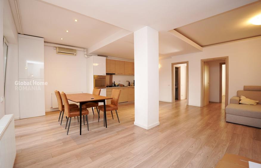 Apartament cu 4 camere semidecomandat în P-ța Dorobanți