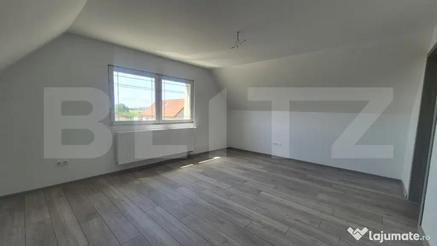 Casa cu 3 dormitoare de vanzare, 150 mp, teren 1345 mp, loca - 15