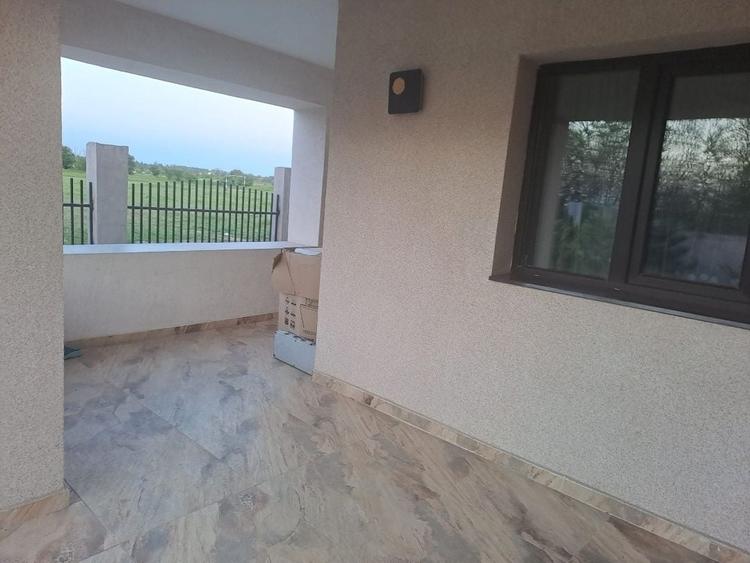 Casă cu 4 camere în Moara Domnească