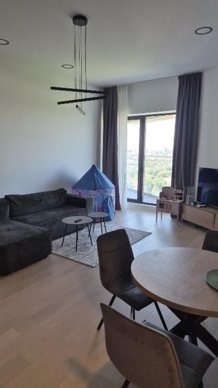 Apartament cu 3 camere semidecomandat în Floreasca