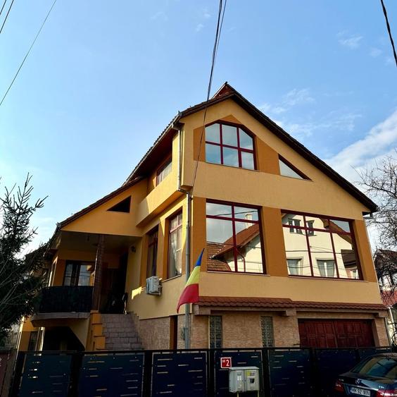 Casă cu 4 camere în Ultracentral