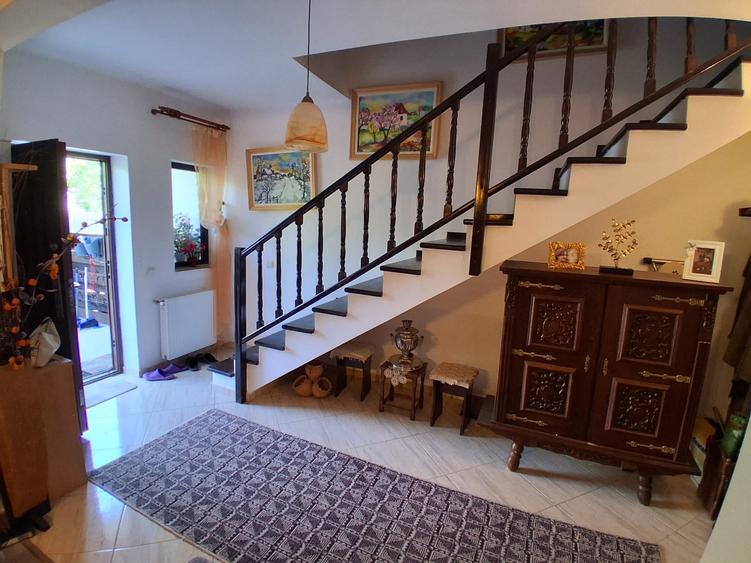 Duplex cu 4 camere cu Canalizare în Valea Lupului