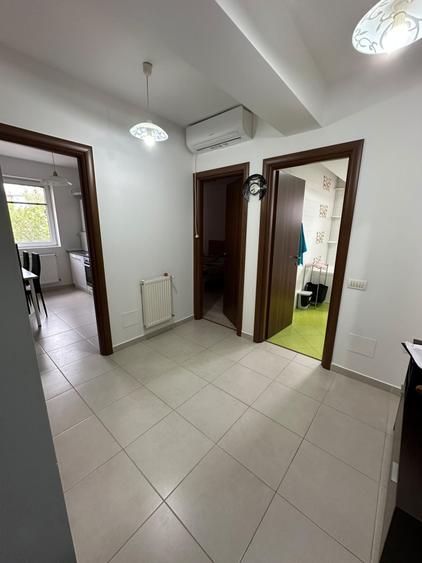 Apartament cu 2 camere decomandat, mobilat în Titan
