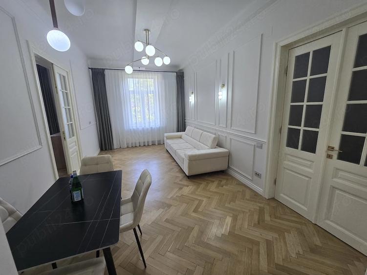 Apartament cu 3 camere semidecomandat în Plevnei