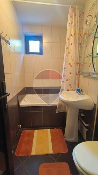 Apartament cu 2 camere decomandat, mobilat în Micro 13
