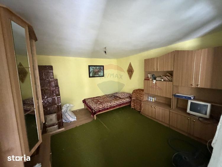 Casă cu 4 camere cu Teren 13000 Mp în Țifești