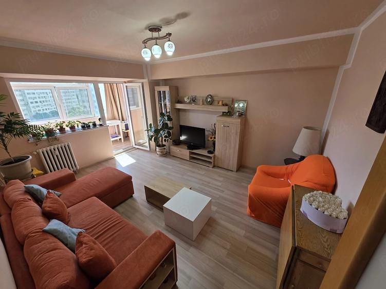 Apartament cu 3 camere decomandat în Colentina