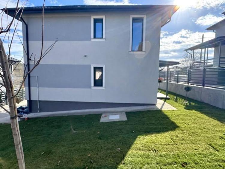 Casă cu 4 camere cu Teren 400 Mp în Rediu