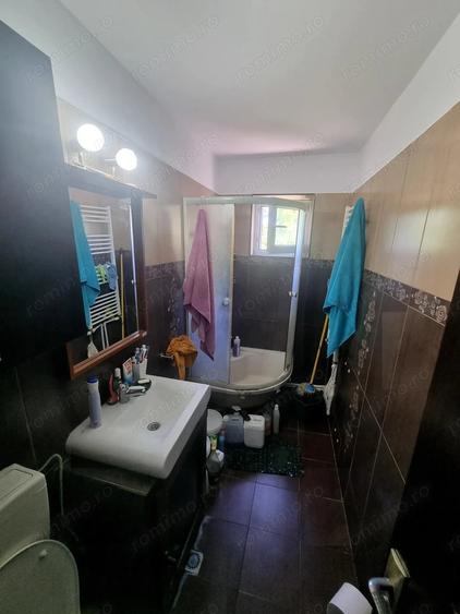 Apartament cu 2 camere nedecomandat în Km 4