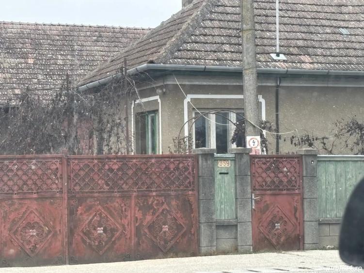 Casă cu Teren 1000 Mp în Răscruci