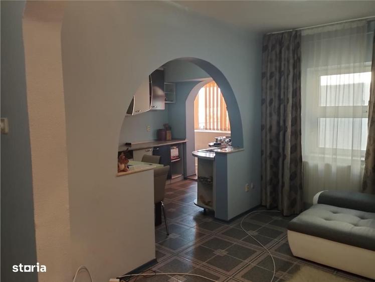 Apartament cu 4 camere decomandat în Barna