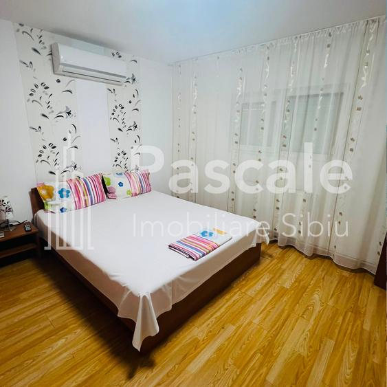 Casă individuală cu 4 camere cu Piscina în Eșelnița
