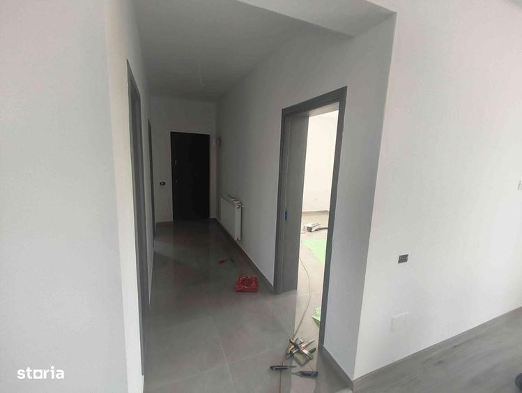 Casă cu 4 camere cu Teren 400 Mp în Domnești