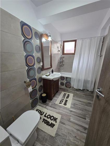 Apartament cu 2 camere decomandat, mobilat în Tractorul