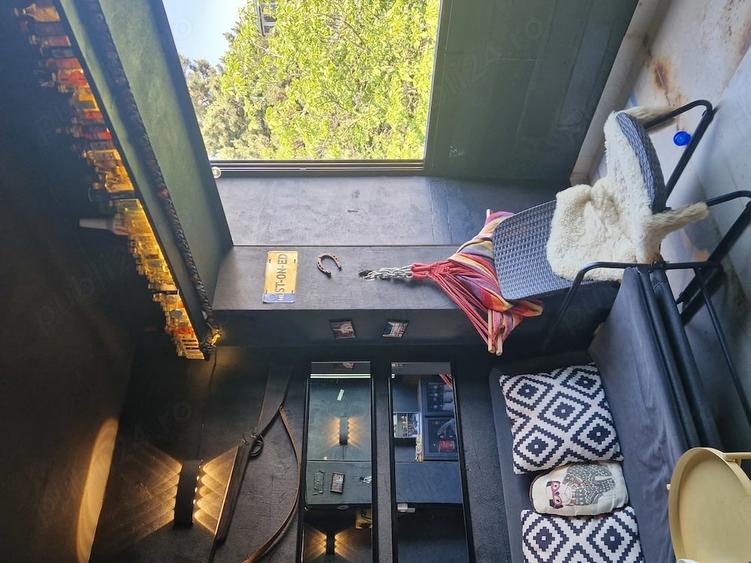 Apartament cu 3 camere semidecomandat în Central