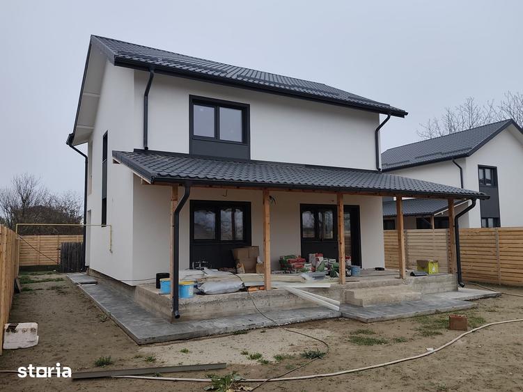 Casă cu 4 camere cu Teren 532 Mp în Central