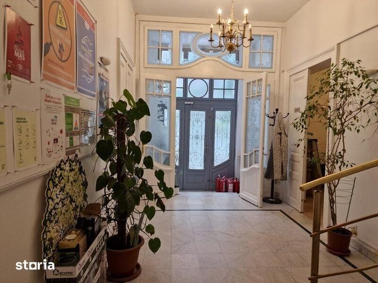Casă cu 10 camere cu Teren 706 Mp în Unirii