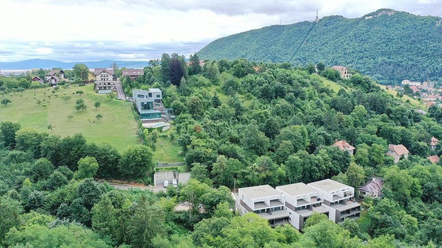 Teren Construcții intravilan de 2700 mp, în Drumul Poienii