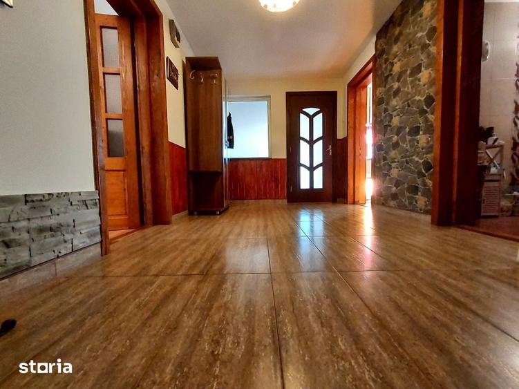 Casă cu 6 camere cu Teren 250 Mp în Central