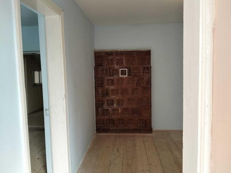 Casă cu 4 camere în Dochia