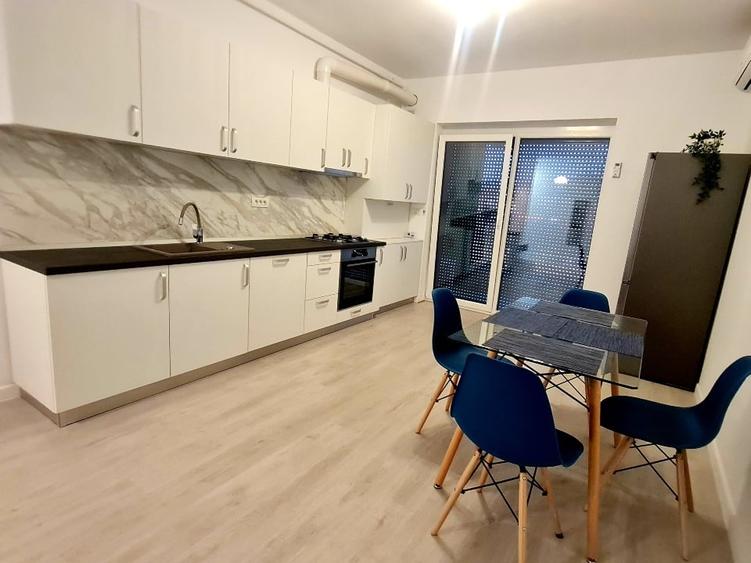 Apartament cu 2 camere semidecomandat, mobilat în Lipovei