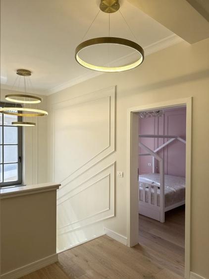 Margine de triplex : 5 camere, 3 bai,2 dressinguri,bucatarie, balcon,terasa. - 5