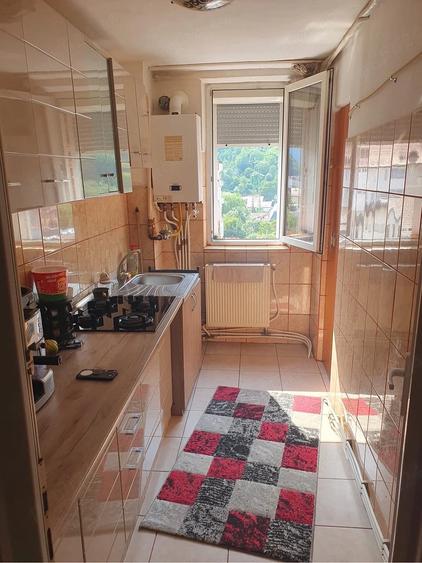 Apartament cu 3 camere decomandat în Dărmănești
