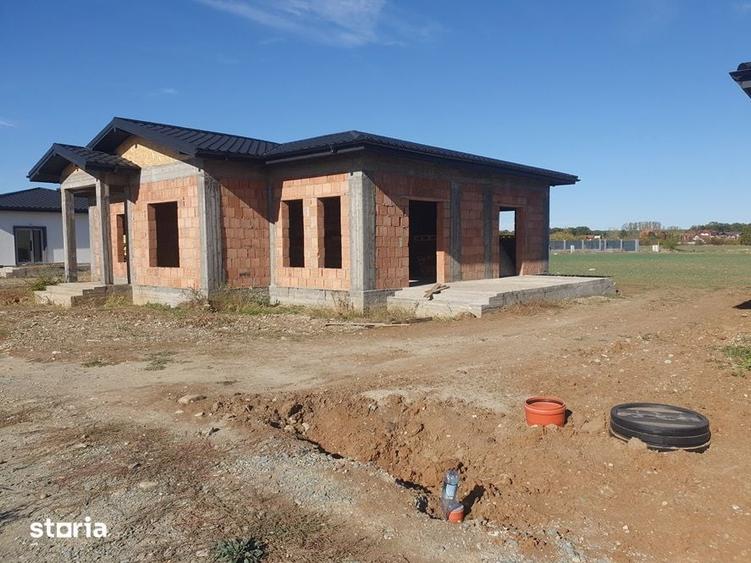 Vila Balotesti, padure,'la rosu',bransata la utilitati 99000 euro - 4