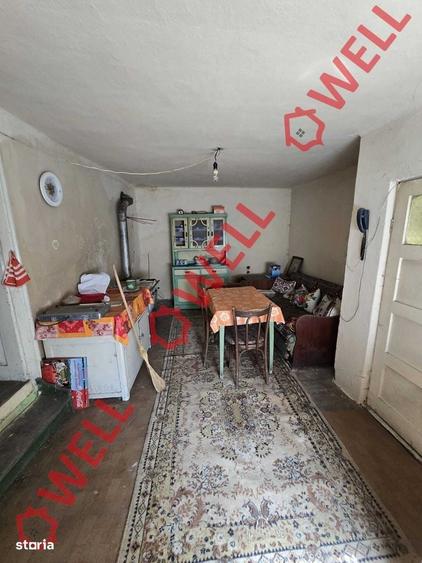 Casă cu 2 camere cu Teren 1685 Mp în Măieruș
